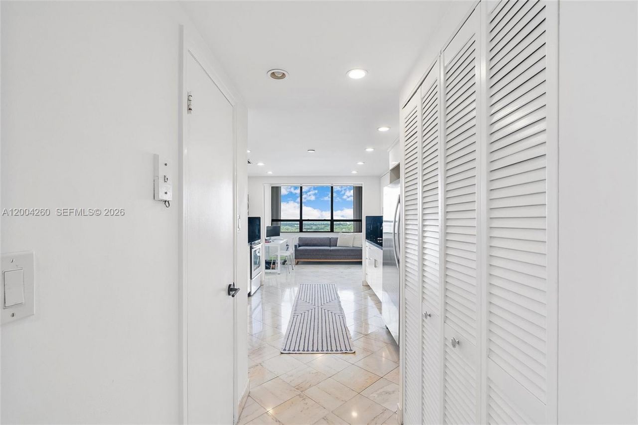 11113 Biscayne Blvd , Unit 2051, Miami, FL 33181 Photo
