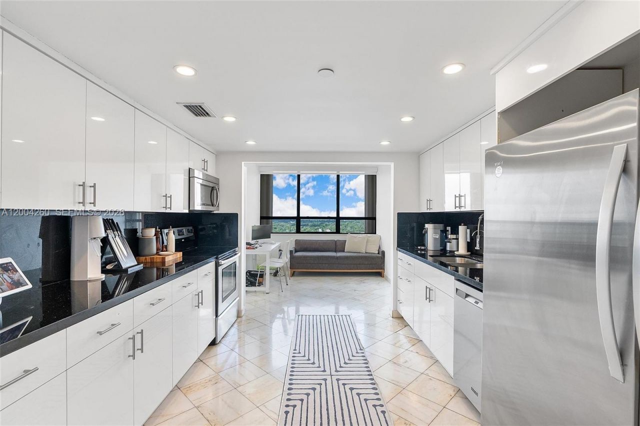 11113 Biscayne Blvd , Unit 2051, Miami, FL 33181 Photo