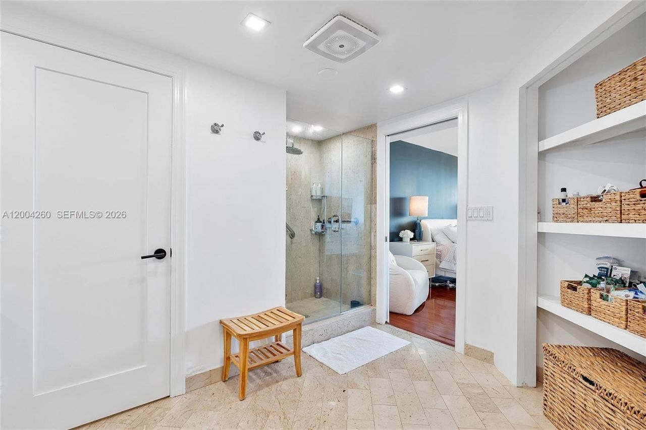 11113 Biscayne Blvd , Unit 2051, Miami, FL 33181 Photo