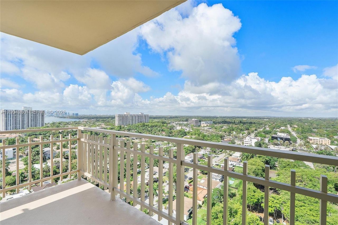 11113 Biscayne Blvd , Unit 2051, Miami, FL 33181 Photo