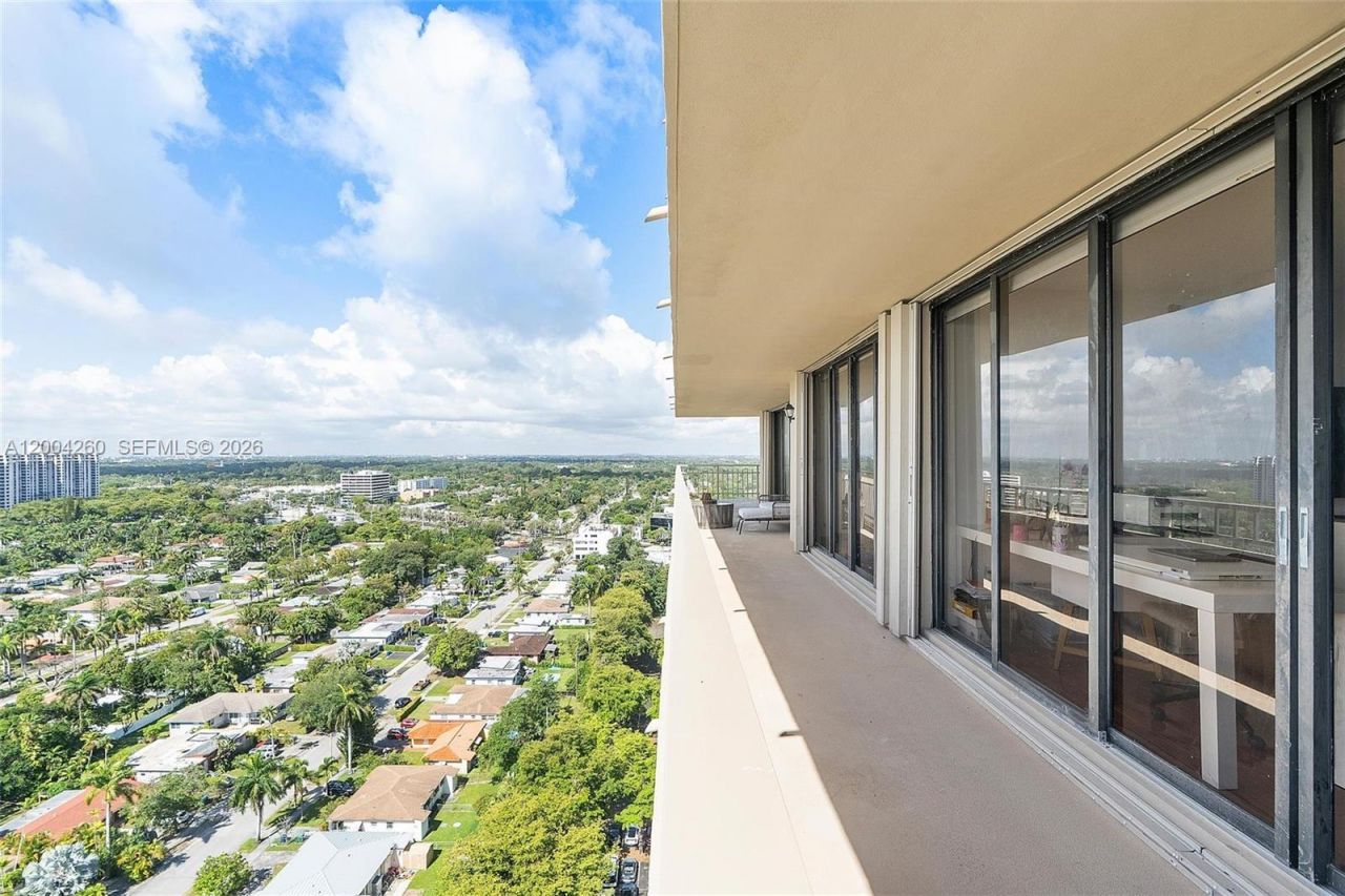11113 Biscayne Blvd , Unit 2051, Miami, FL 33181 Photo