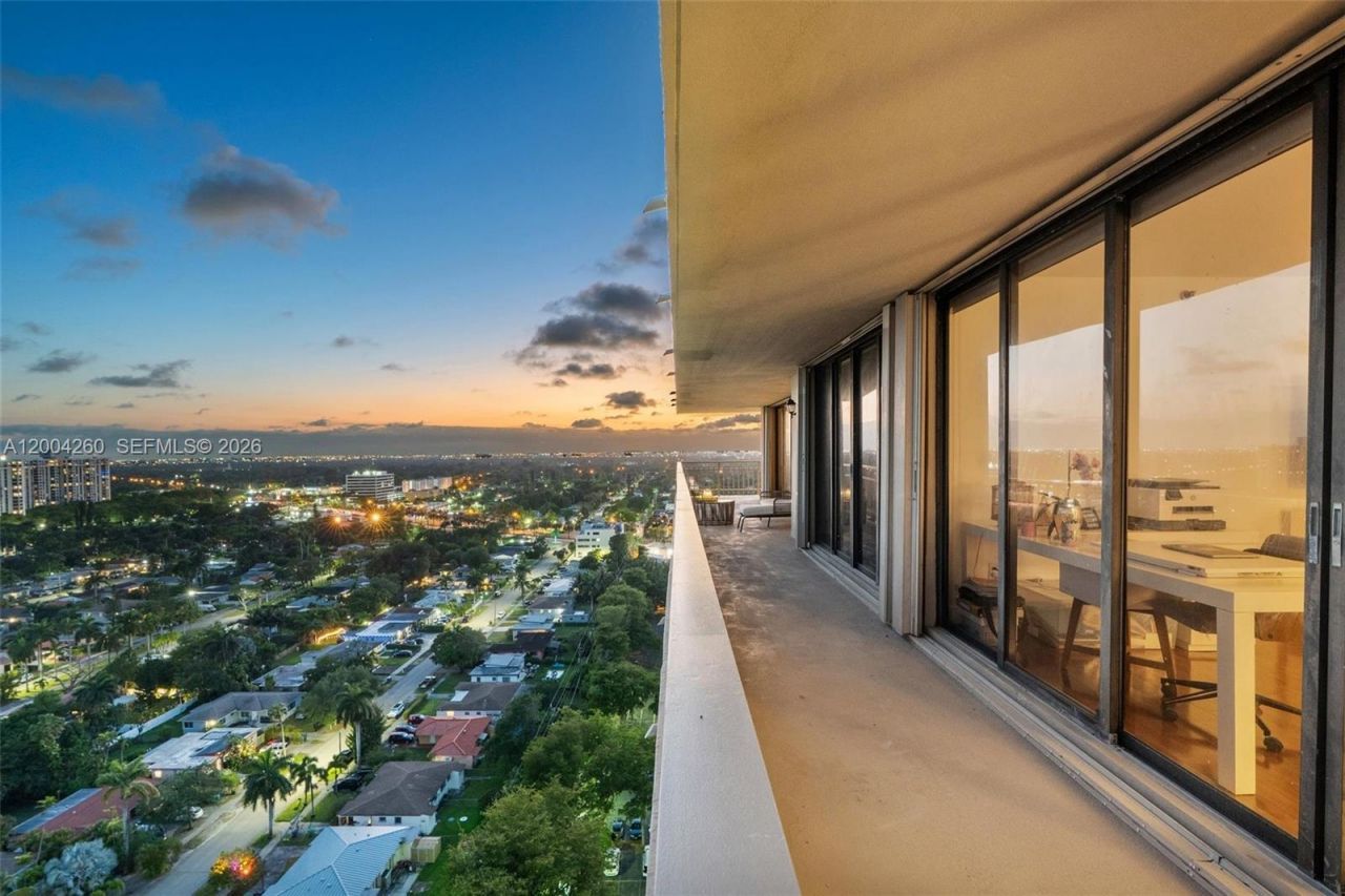 11113 Biscayne Blvd , Unit 2051, Miami, FL 33181 Photo