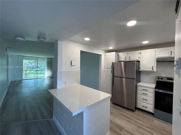 8962 S Hollybrook Blvd , Unit 202, Pembroke Pines, FL 33025