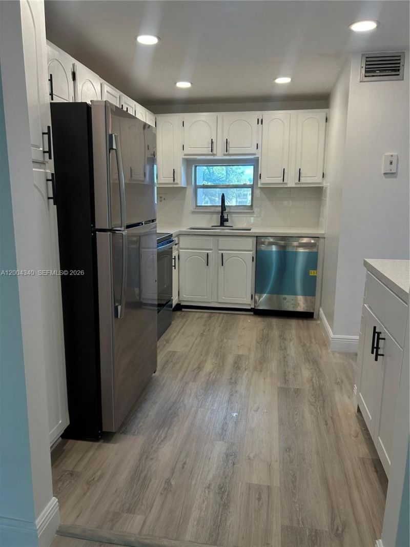 8962 S Hollybrook Blvd , Unit 202, Pembroke Pines, FL 33025 Photo