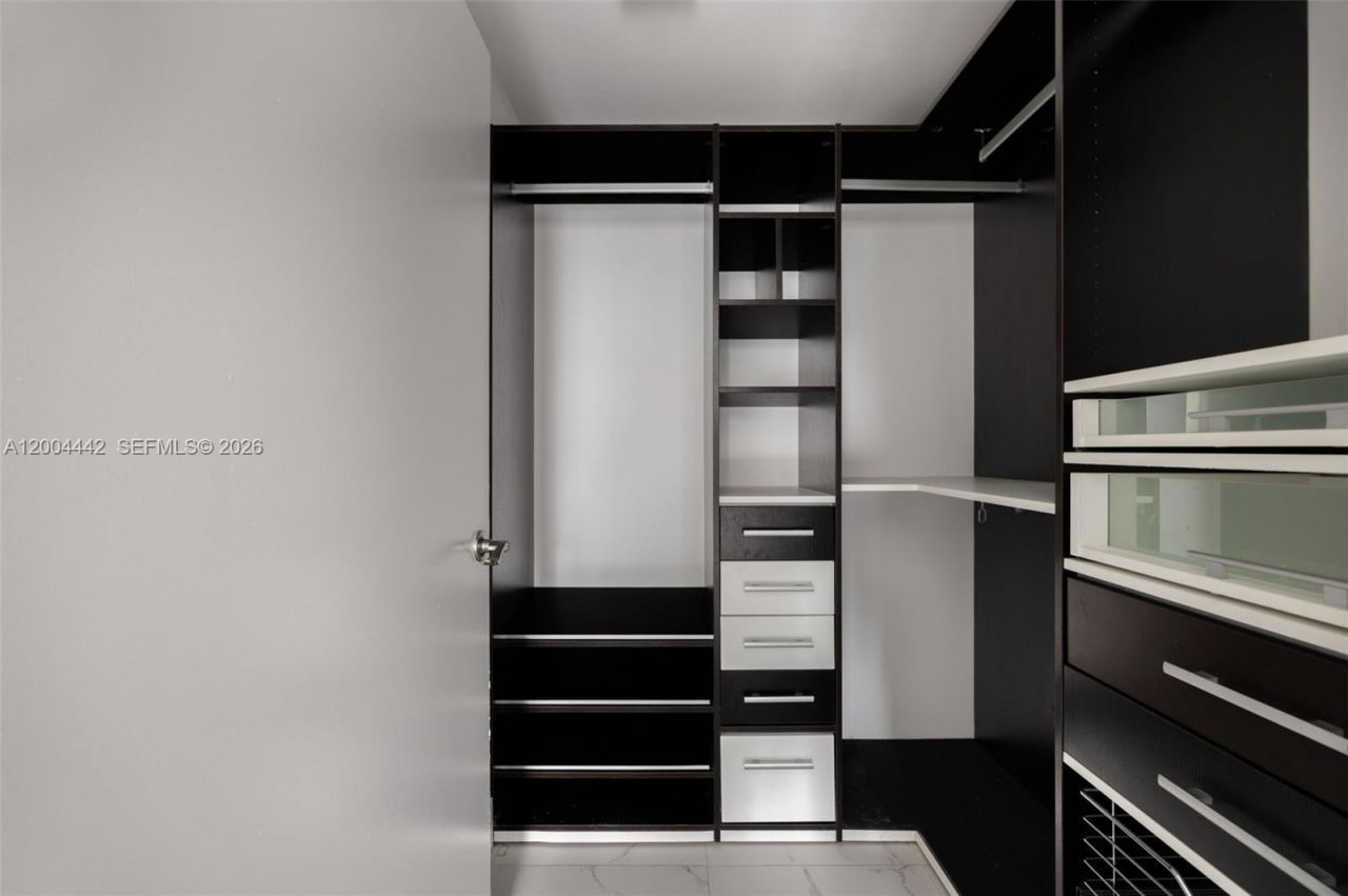 90 SW 3rd St , Unit 2602, Miami, FL 33130 Photo