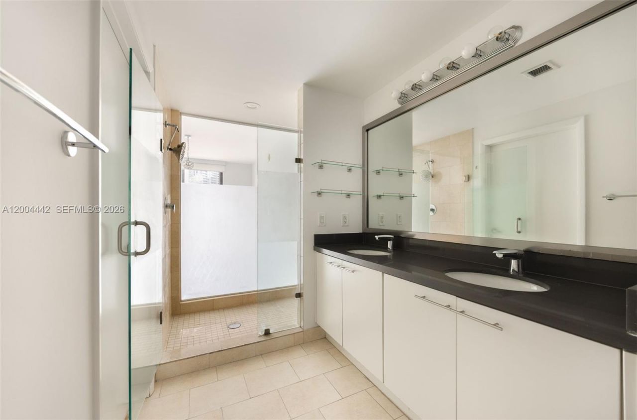 90 SW 3rd St , Unit 2602, Miami, FL 33130 Photo