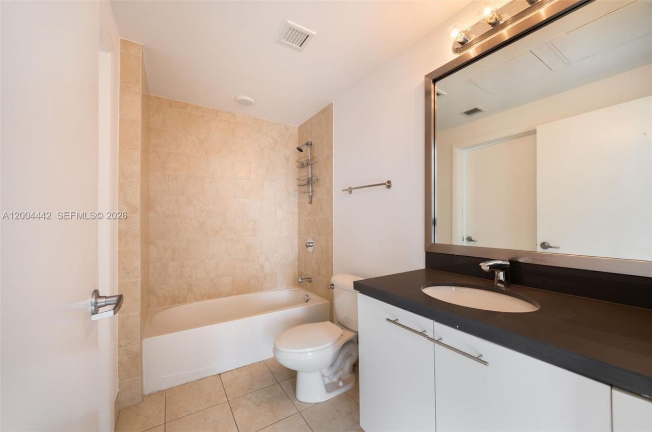 90 SW 3rd St , Unit 2602, Miami, FL 33130 Photo