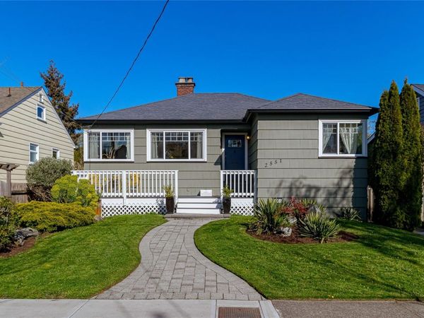 2551 Florence St, Oak Bay, BC V8R 5E7