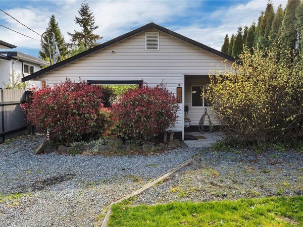 682 Bruce Ave , Nanaimo, BC V9R 3Y7