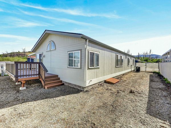 4729 S Pacific Highway, Unit 22, Phoenix, OR 97535