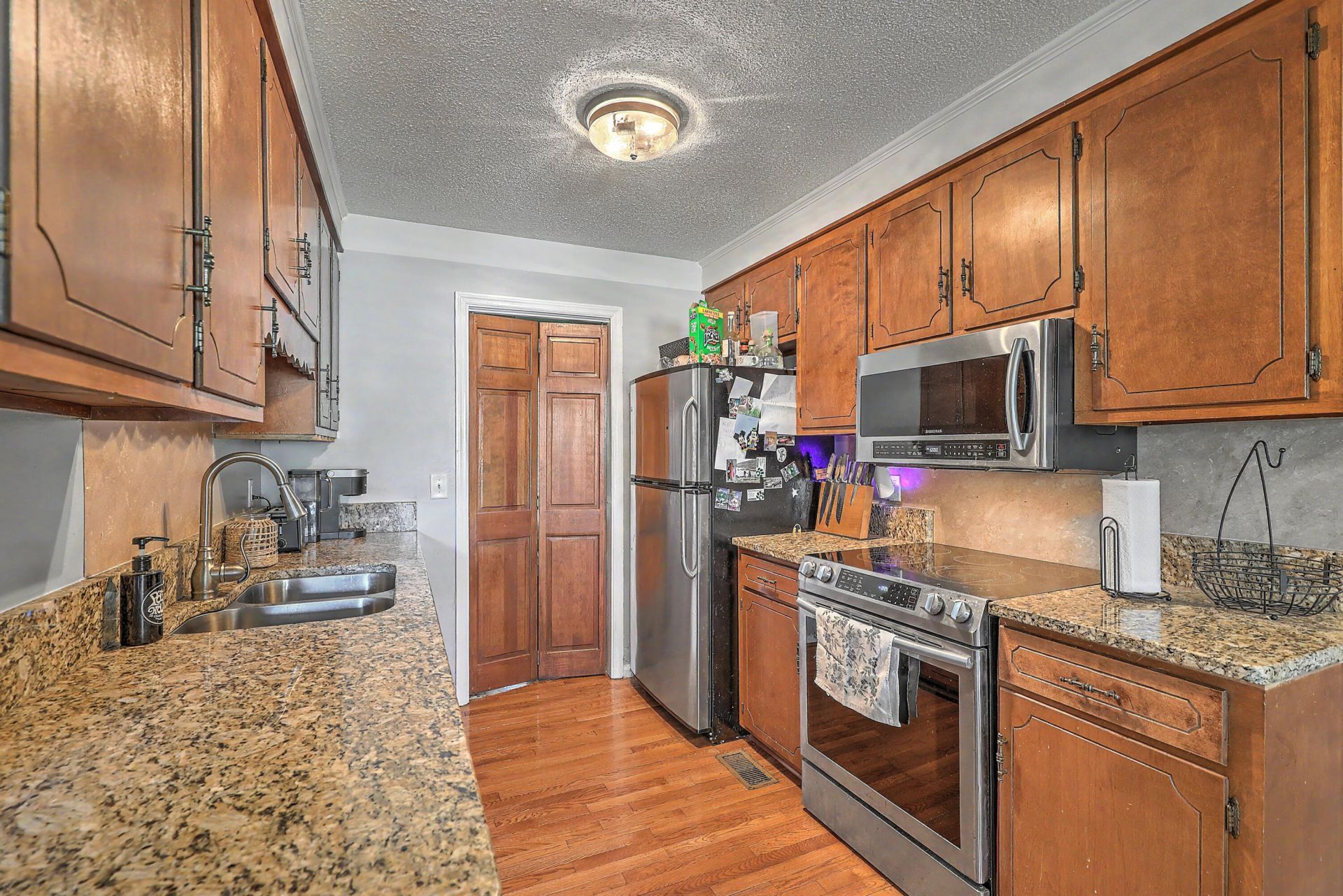 413 Summercourt Drive Photo 10