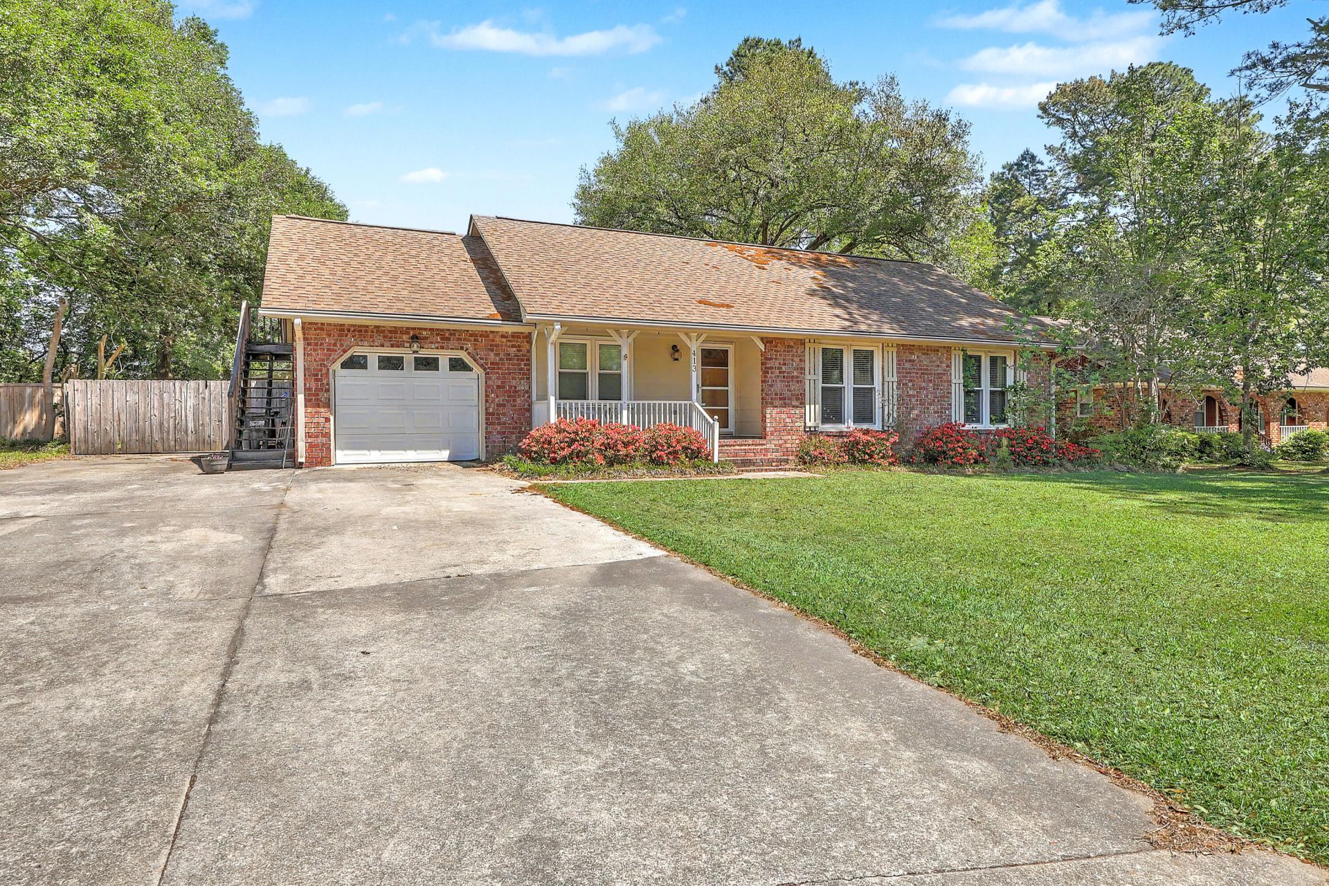 413 Summercourt Drive Photo 25