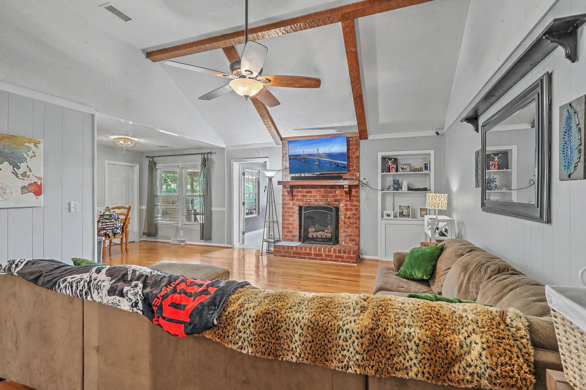 413 Summercourt Drive Photo 5