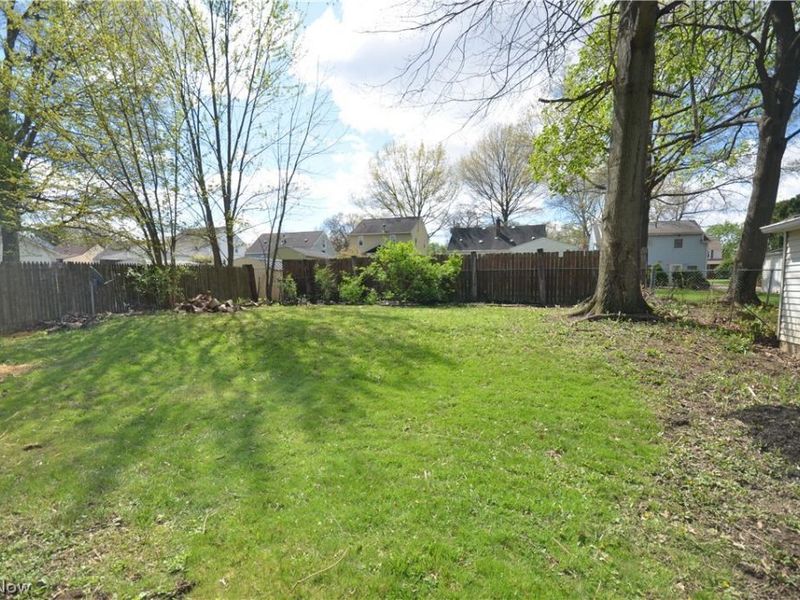 390 Morrison Avenue, Cuyahoga Falls, OH 44221 Photo 3