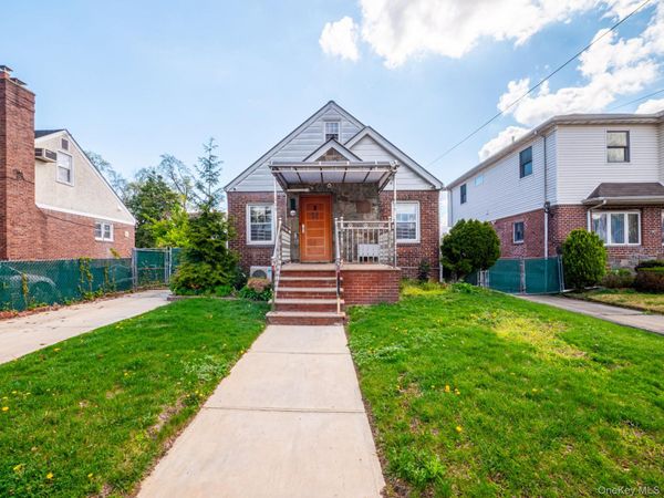 6525 167th Street , Fresh Meadows, NY 11365