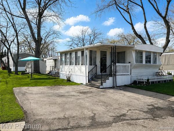 50 Mack Ave, Marysville, MI 48040
