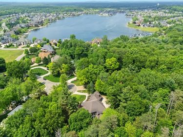 9010 Hidden Court W , Green Oak Twp, MI 48178