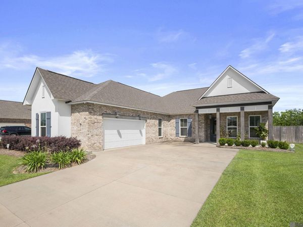 10239 Oak Colony Blvd, Baton Rouge, LA 70817