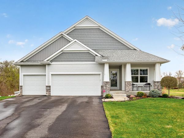 1305 Meadow Court , Shakopee, MN 55379
