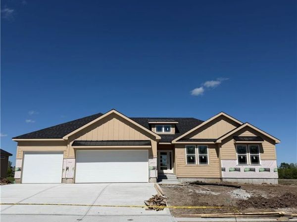 2351 Foxtail Drive, Kearney, MO 64060