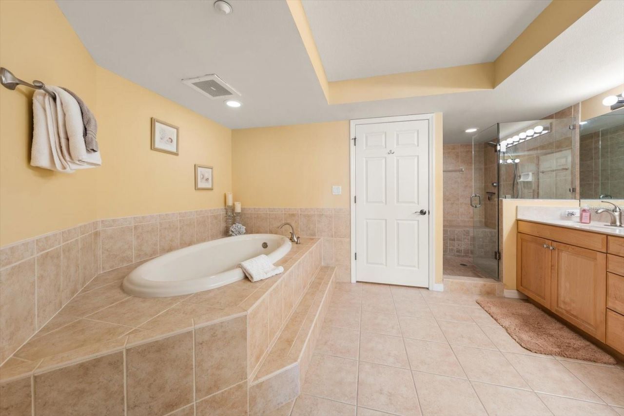 16326 Gulf Boulevard, Unit 206, Redington Beach, FL 33708 Photo