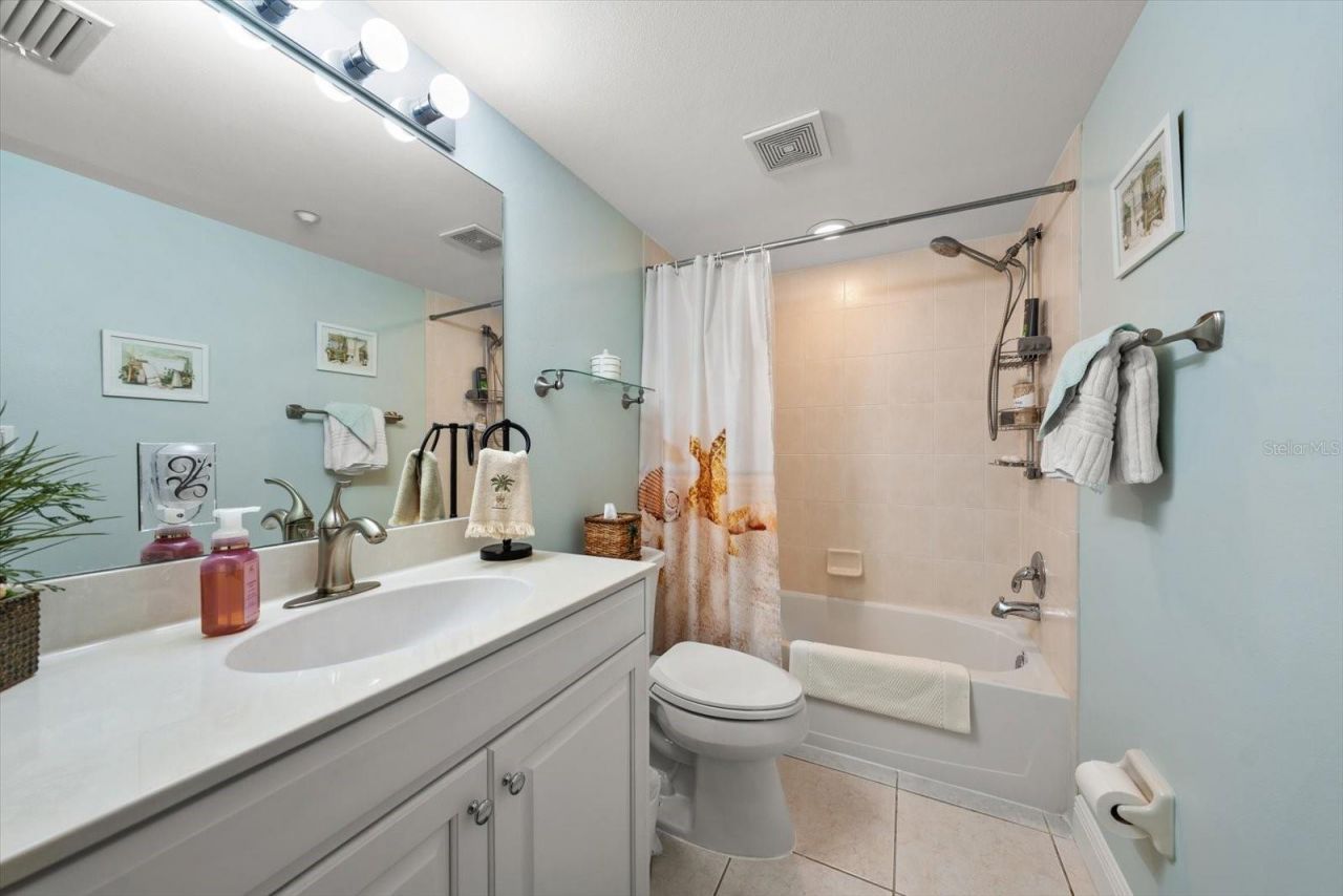 16326 Gulf Boulevard, Unit 206, Redington Beach, FL 33708 Photo