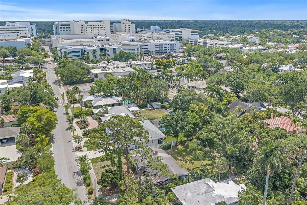 1702 Waldemere Street, Sarasota, FL 34239 Photo