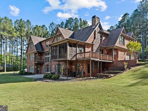 1070 Riverwalk Point, Bishop, GA 30621