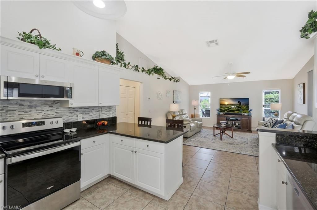 2217 NE 1st Pl, Cape Coral, FL 33909 Photo
