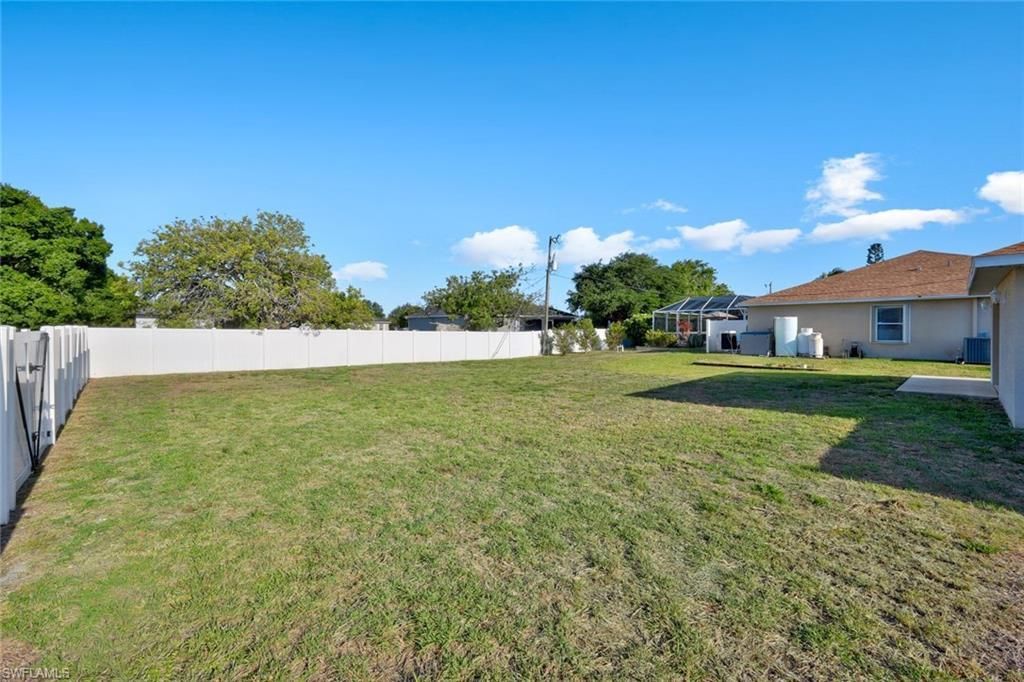 2217 NE 1st Pl, Cape Coral, FL 33909 Photo