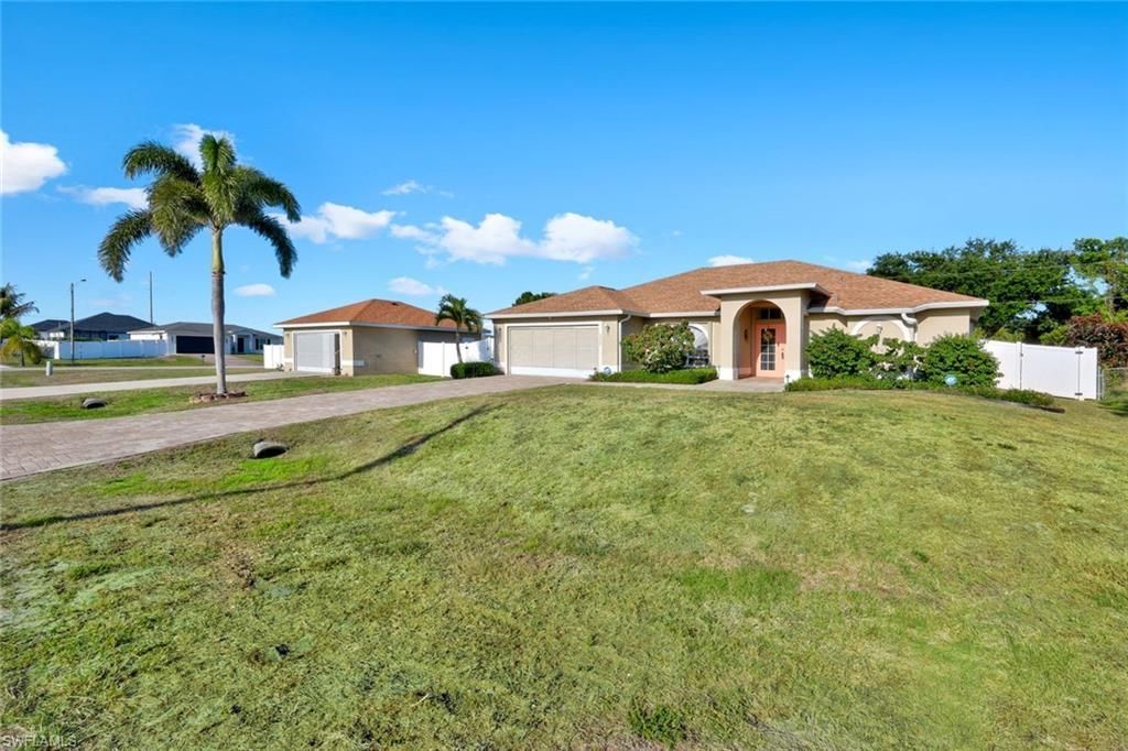 2217 NE 1st Pl, Cape Coral, FL 33909 Photo
