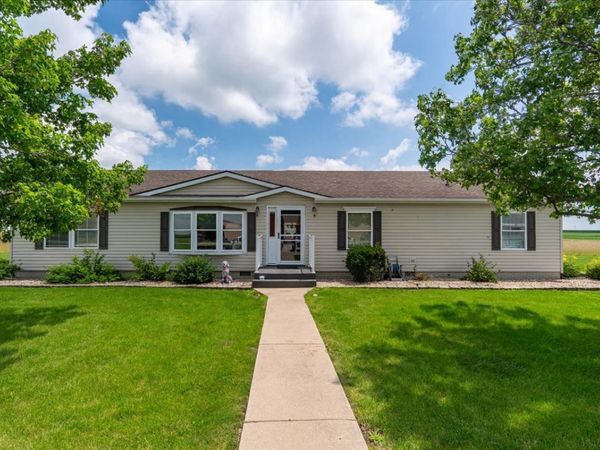 26151 E 2500 North Road, Lexington, IL 61753