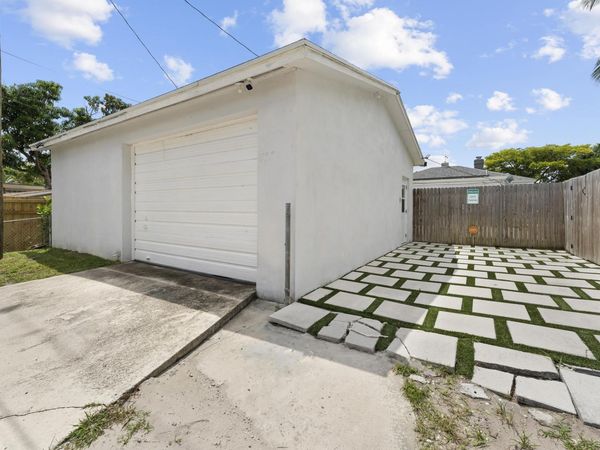 727 Hampton Road, Unit B, West Palm Beach, FL 33405