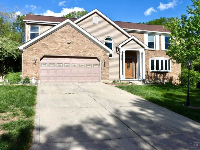 8748 Rupp Farm Drive, West Chester, OH 45069 Photo 2