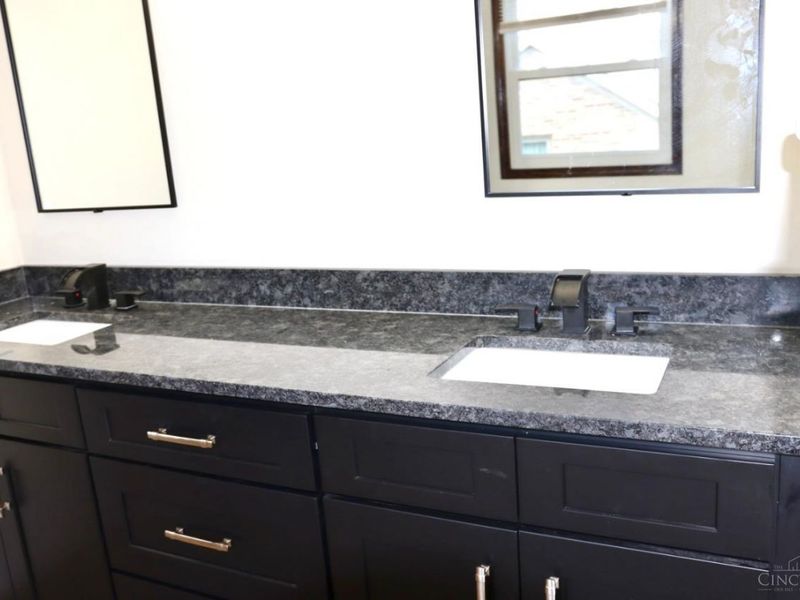 8748 Rupp Farm Drive, West Chester, OH 45069 Photo 3