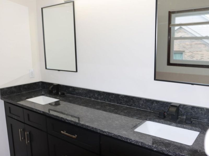 8748 Rupp Farm Drive, West Chester, OH 45069 Photo 5