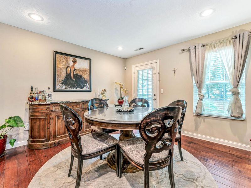 5039 Calais Drive, Columbus, OH 43221 Photo 13