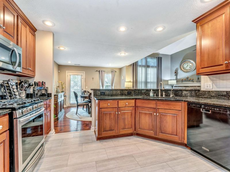 5039 Calais Drive, Columbus, OH 43221 Photo 15