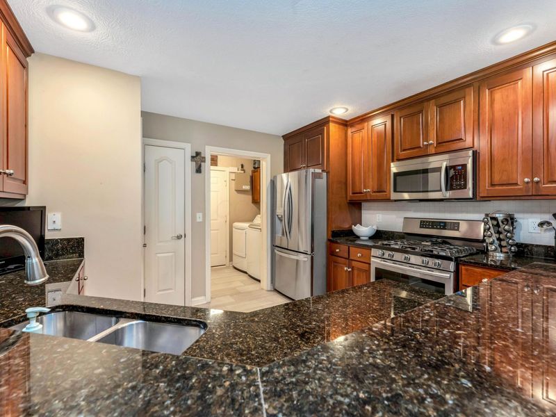 5039 Calais Drive, Columbus, OH 43221 Photo 16