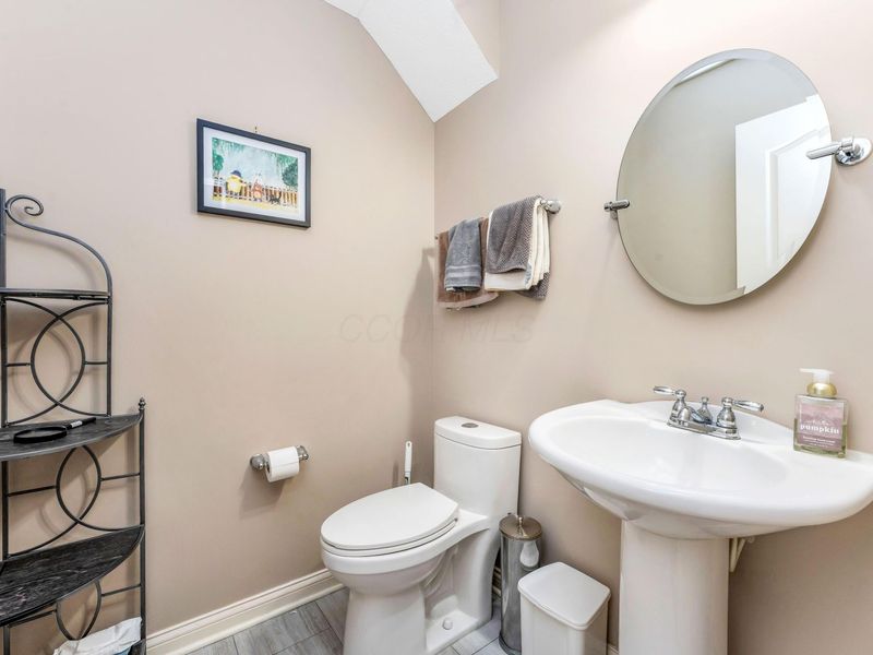 5039 Calais Drive, Columbus, OH 43221 Photo 18