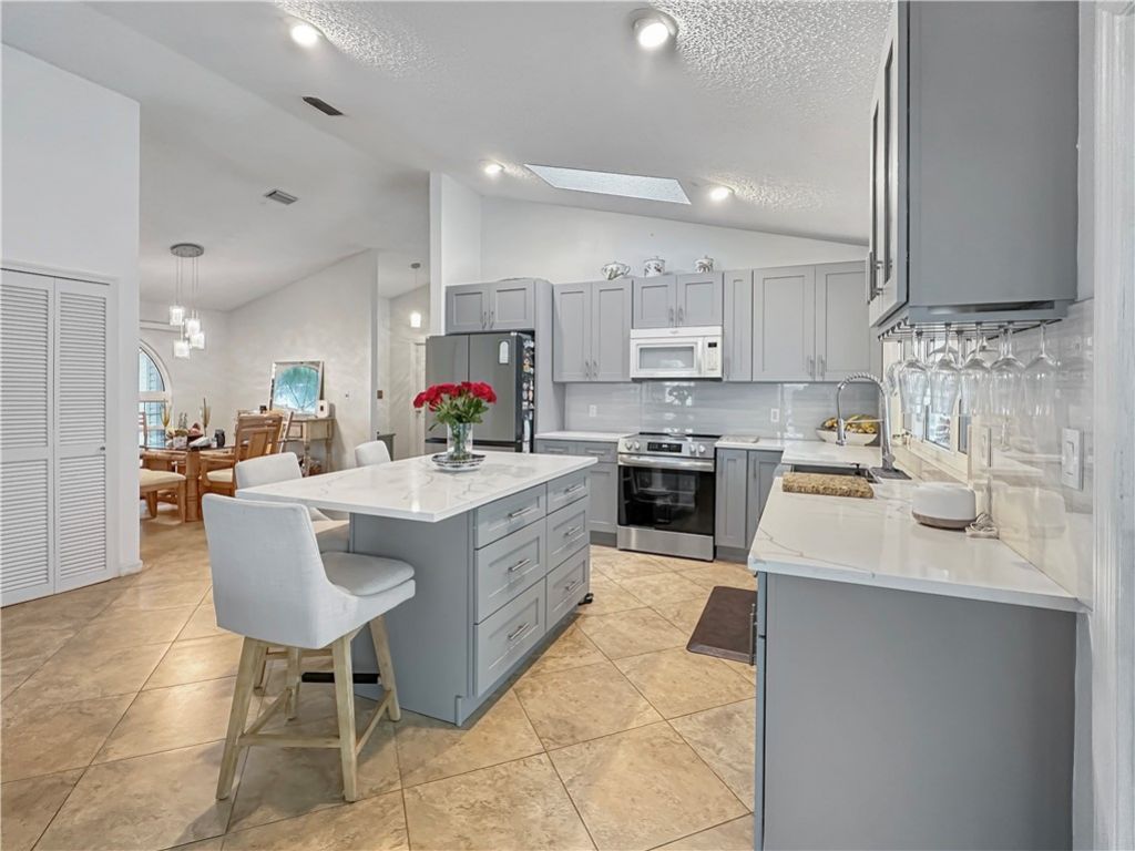 117 Hinchman Avenue, Sebastian, FL 32958 Photo