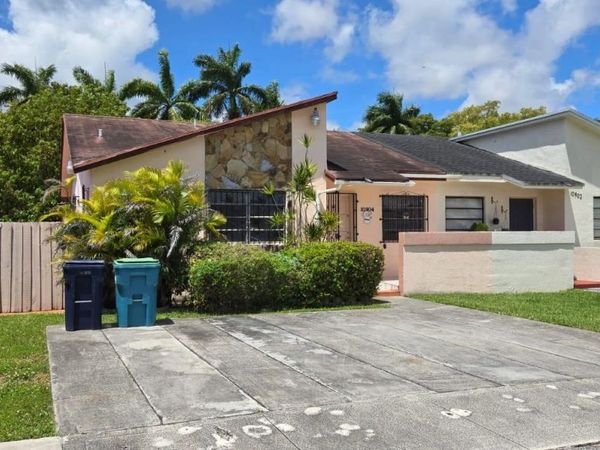 10904 SW 146th Pl , Miami, FL 33186