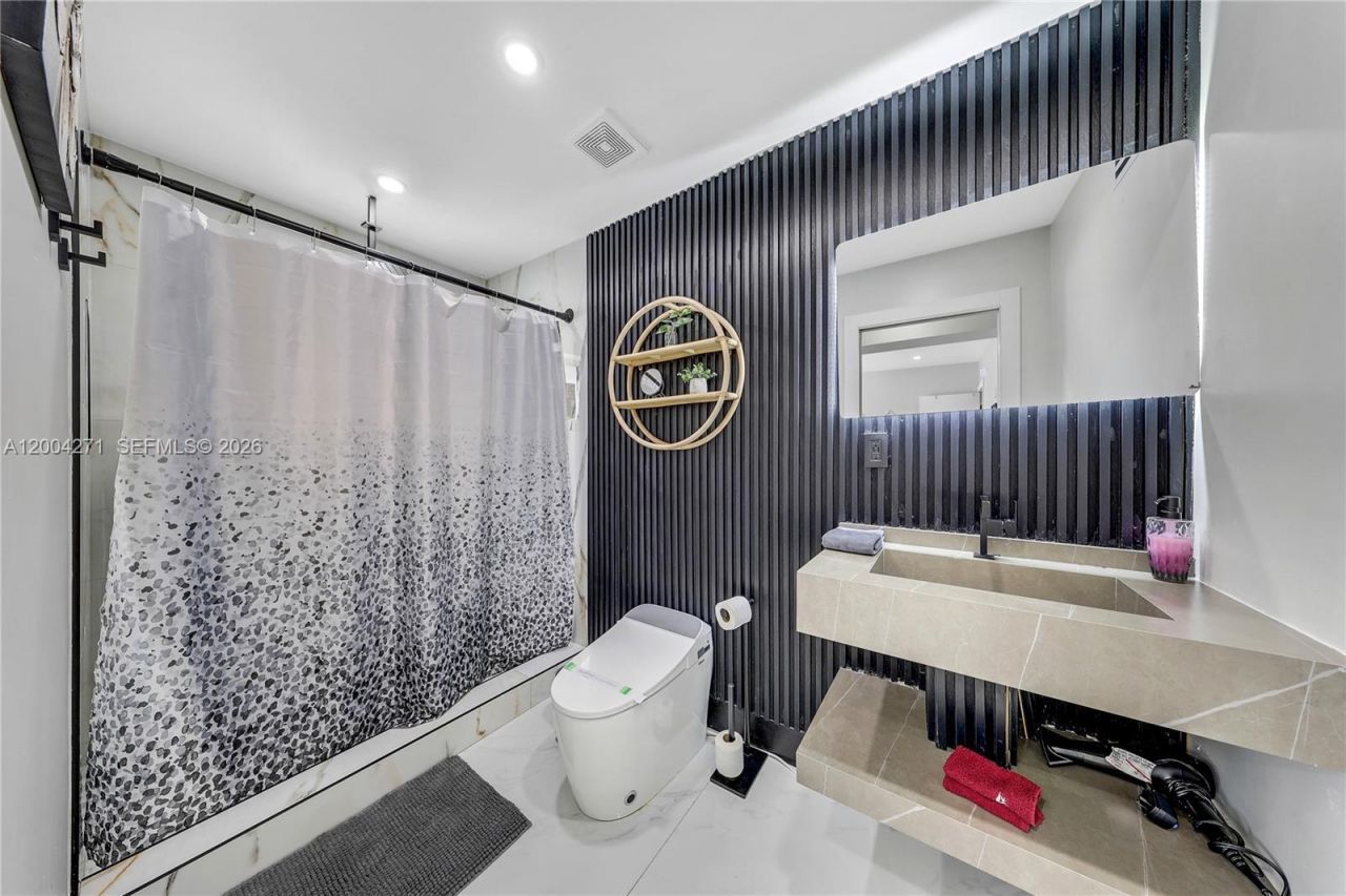 2612 SW 12th St , Miami, FL 33135 Photo