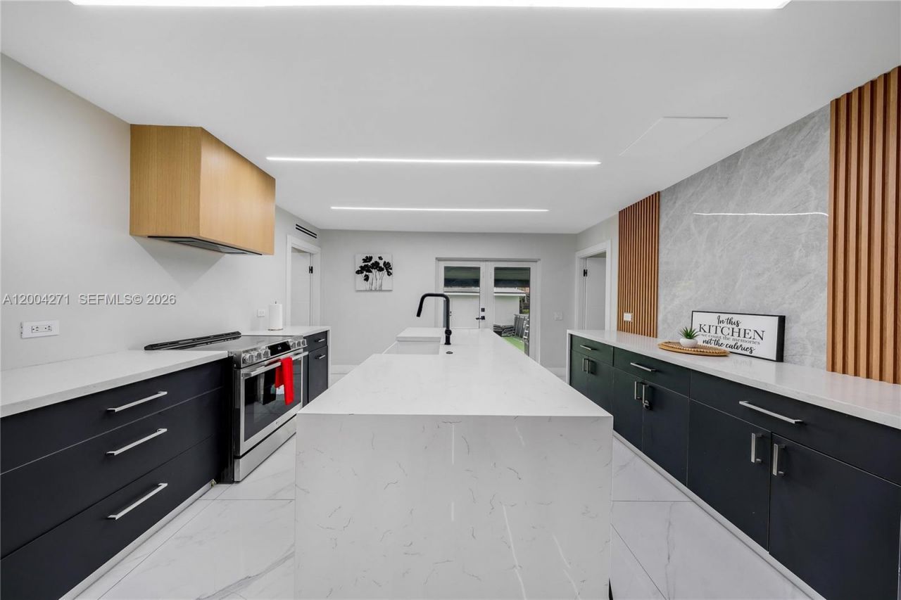 2612 SW 12th St , Miami, FL 33135 Photo