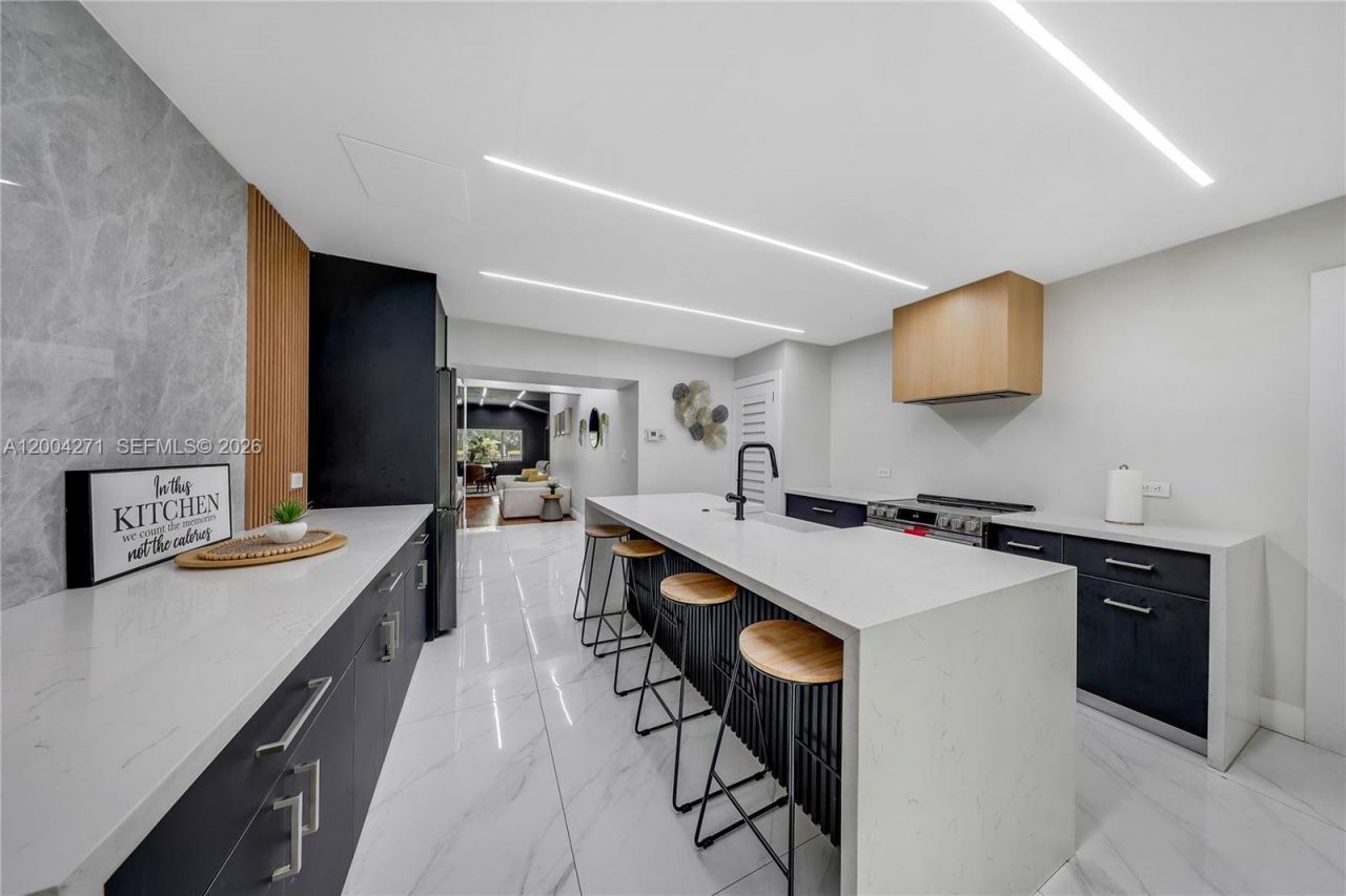 2612 SW 12th St , Miami, FL 33135 Photo