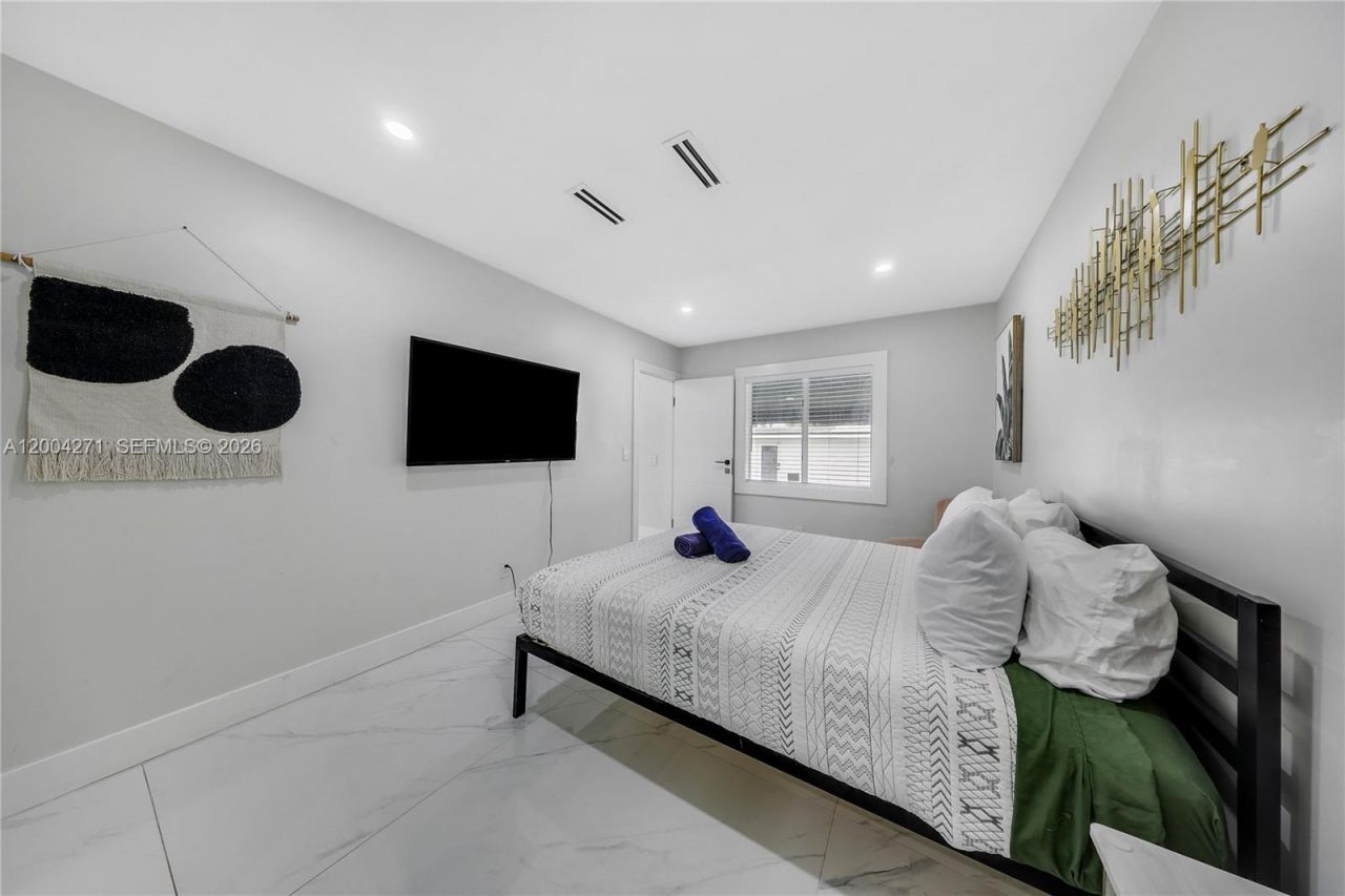 2612 SW 12th St , Miami, FL 33135 Photo