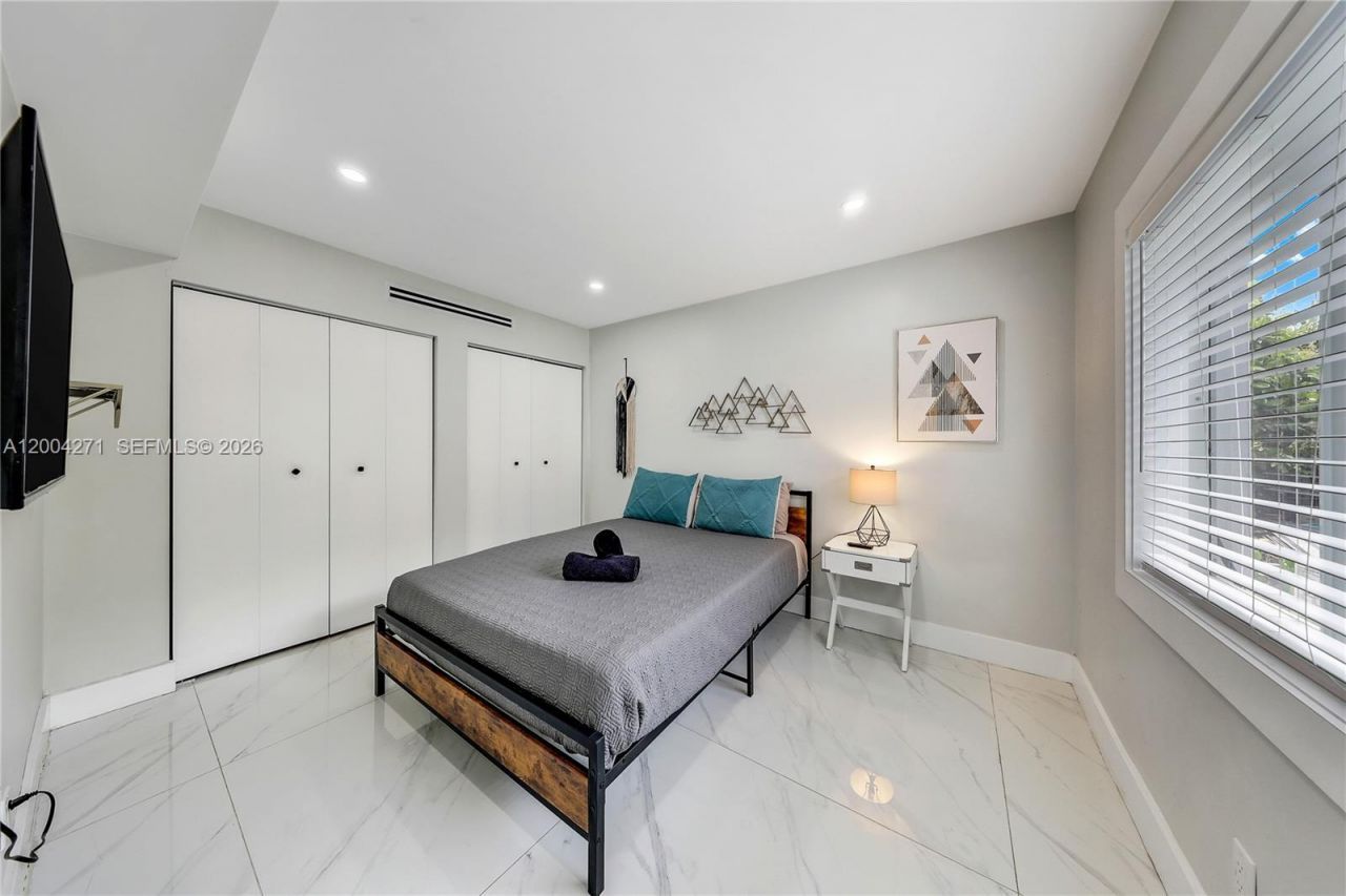 2612 SW 12th St , Miami, FL 33135 Photo