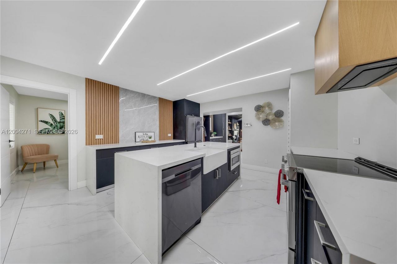 2612 SW 12th St , Miami, FL 33135 Photo