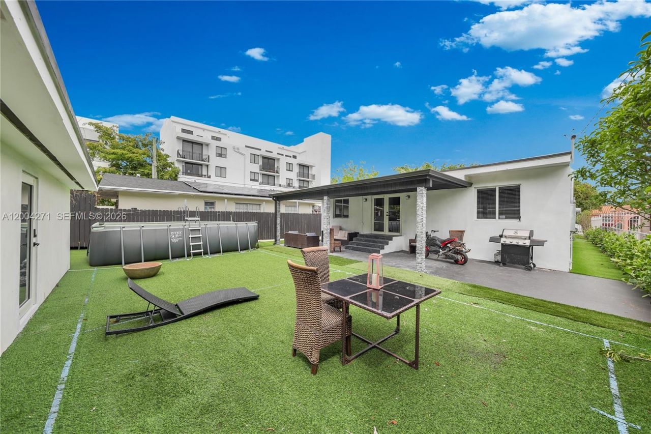 2612 SW 12th St , Miami, FL 33135 Photo