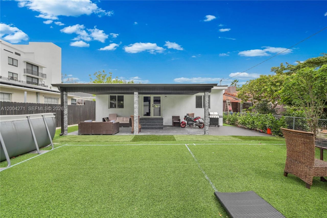 2612 SW 12th St , Miami, FL 33135 Photo